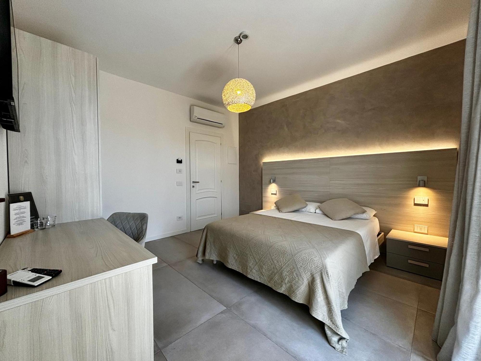 Villa Elena Ντεζεντσάνο ντελ Γκάρντα Εξωτερικό φωτογραφία